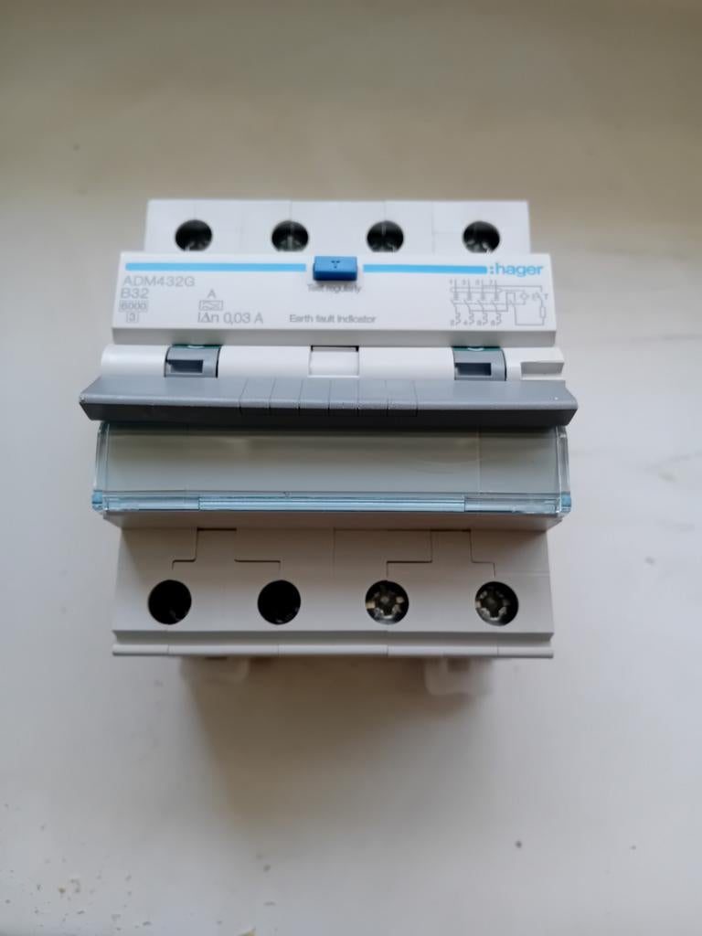 Hager ADM432G Aardlekschakelaar 4P 32A 30mA, Doe-het-zelf en Verbouw, Elektra en Kabels, Ophalen of Verzenden, Overige typen
