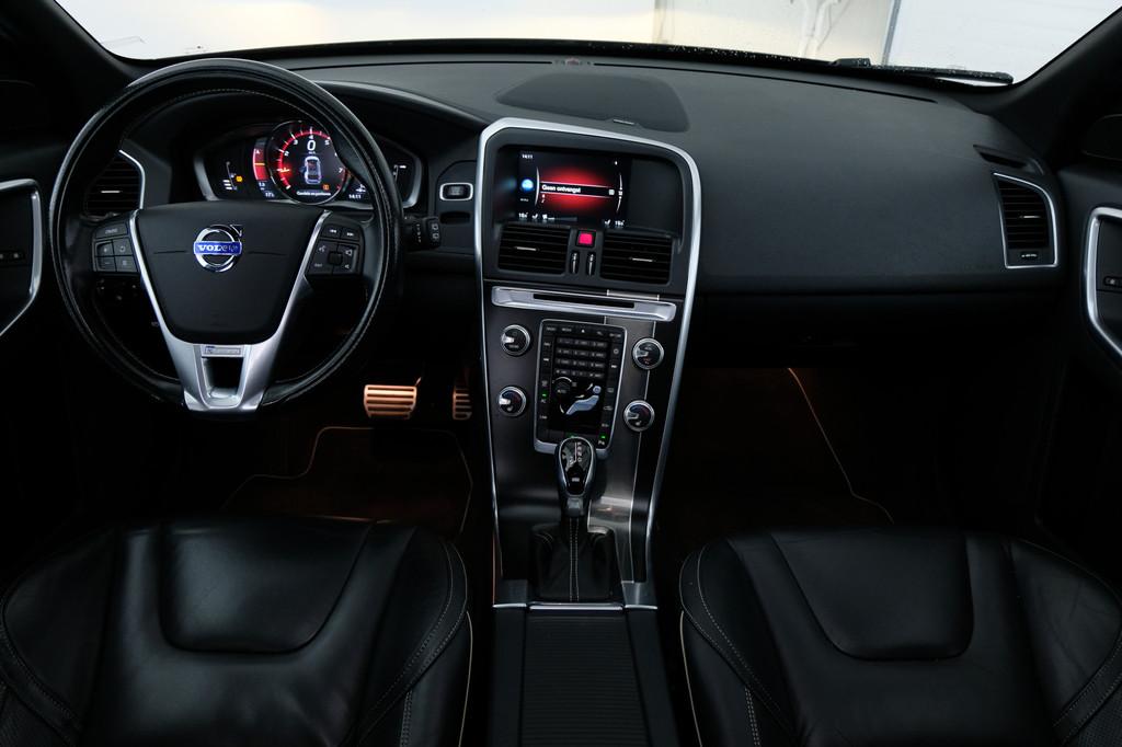 Volvo XC60 2.0 T5 FWD R-Design | SCHUIF-KANTEL | CAMERA | ST, Auto's, Volvo, 15 km/l, Gebruikt, Euro 6, 4 cilinders
