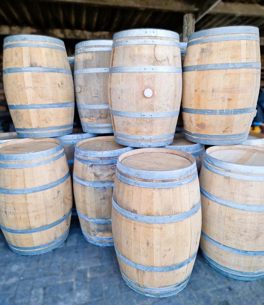 Regenton/wijnvat te koop 225 liter, Ophalen, Gebruikt, 150 liter of meer, Poortinga vehuur