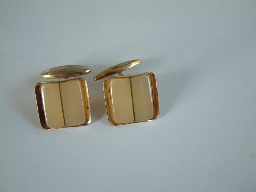 oude manchetknopen kunststof parelmoer nr 8, Ophalen of Verzenden, Gebruikt, Overige materialen