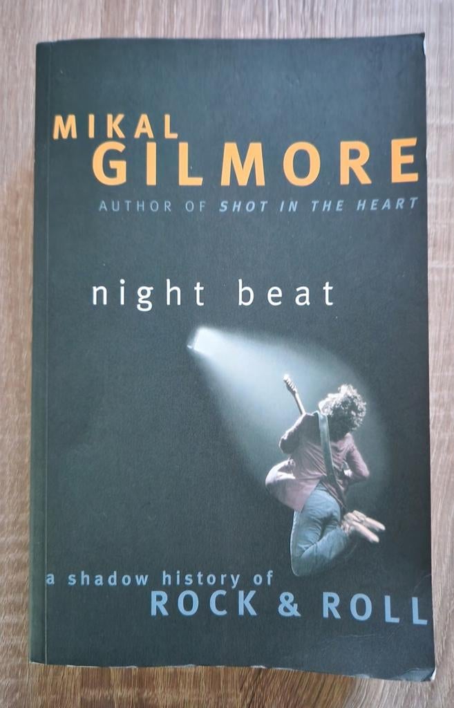 Night Beat  - A shadow history of Rock N Roll  (Engels), Boeken, Ophalen of Verzenden, Gelezen, Genre of Stijl