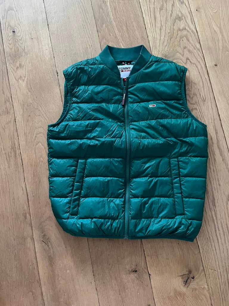 Groene tommy bodywarmer maat M, Ophalen of Verzenden, Zo goed als nieuw, Maat 48/50 (M), Groen