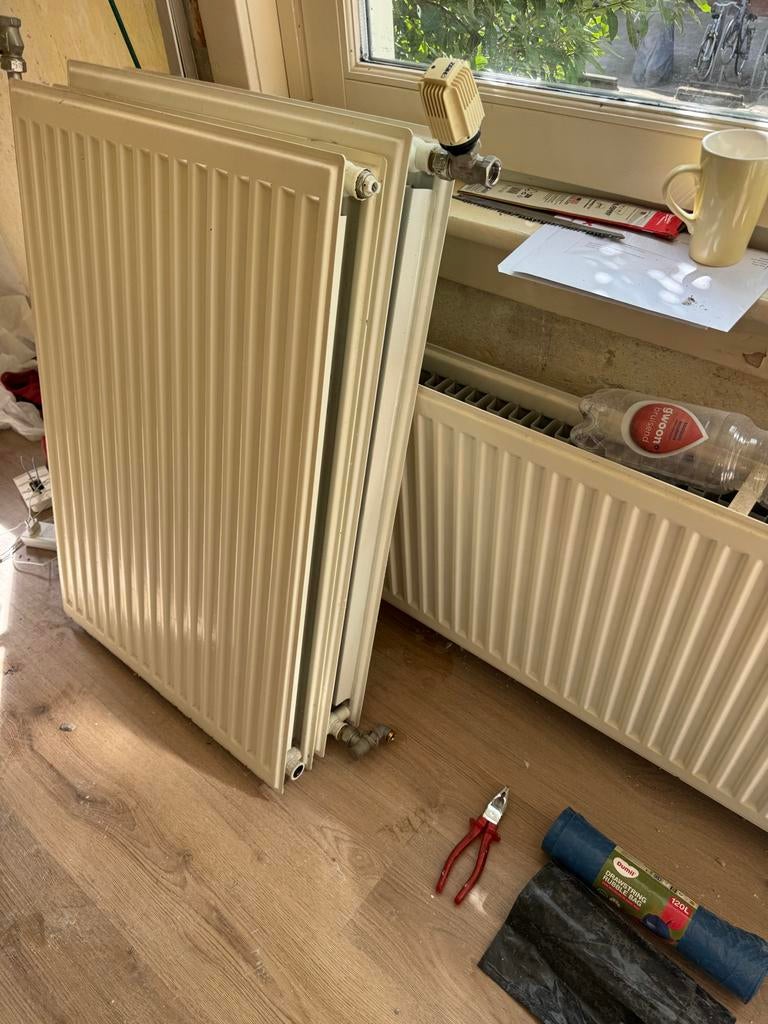 Radiatoren te koop wegens vloerverwarming, Doe-het-zelf en Verbouw, Verwarming en Radiatoren, Ophalen, Gebruikt, Radiator, 60 tot 150 cm