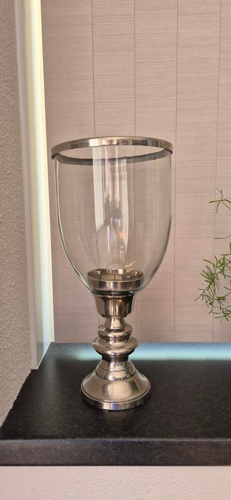 Klassiek windlicht glas op stevige metalen voet, Ophalen, Overige materialen, 25 tot 50 cm, Zo goed als nieuw