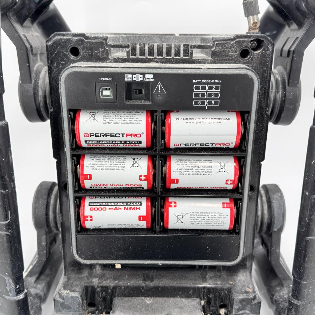 PerfectPro TEAMPLAYER Bouwradio - FM - DAB+ | Incl. batterij, Flex Ltd., Zo goed als nieuw, https://flex.com/contact-us, Nobelstraat 10, 5807 GA Oostrum LB, Limburg, Nederland