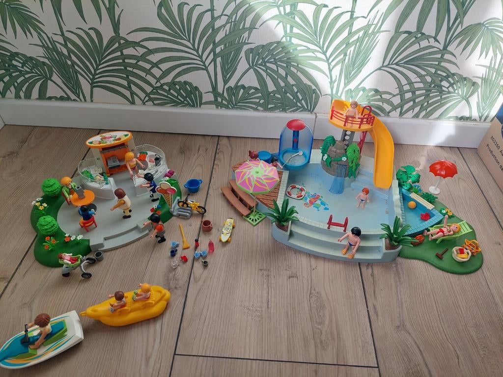 Playmobil zwembad + ijssalon + boot met banaan + poppetjes, Ophalen of Verzenden, Gebruikt