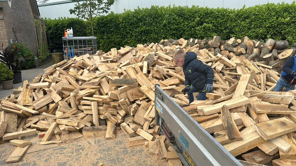 4,5kuub halfdroog eiken haardhout thuisbezorgd, Tuin en Terras, Haardhout, 3 tot 6 m³, Verzenden, Eikenhout, Blokken