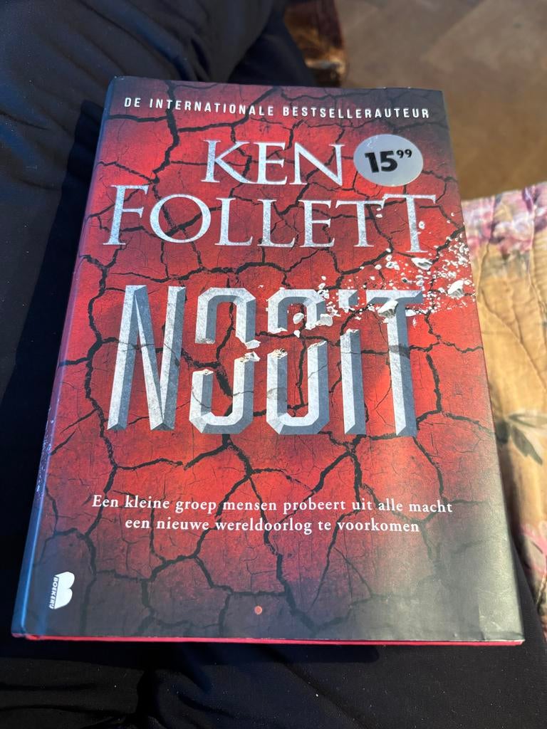 Ken Follett - Nooit: Spannende thriller over wereldoorlog, Ophalen of Verzenden, Zo goed als nieuw, Nederland