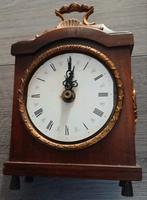 Oude houten tafelklok met Romeinse cijfers, Ophalen of Verzenden