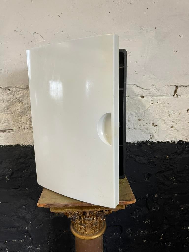 Vintage 70’s kastje wit zwart kunststof Plastic Press Milano, Huis en Inrichting, Kasten | Overige, Gebruikt, Ophalen of Verzenden