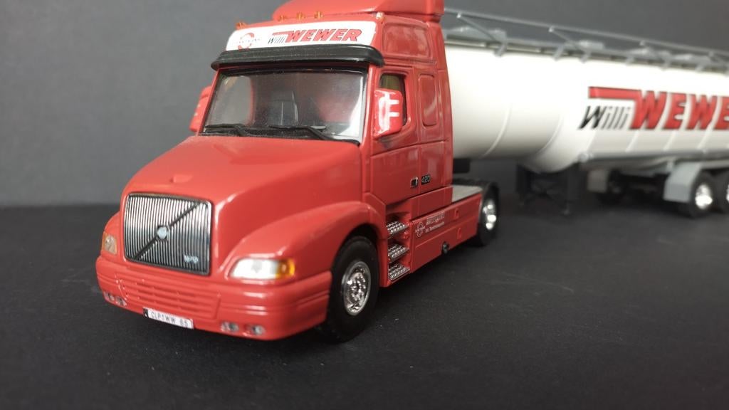 Volvo NH12 Torpedo Willi Wewer Tanktrans 1:50 Lion Toys Pol, Hobby en Vrije tijd, Modelauto's | 1:50, Verzenden, Zo goed als nieuw