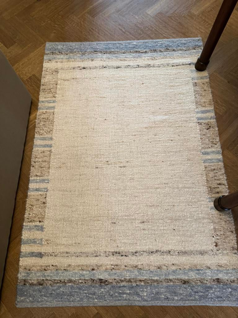 Blue and cream carpet, Huis en Inrichting, Stoffering | Tapijten en Kleden, Ophalen, 100 tot 150 cm, 50 tot 100 cm, Zo goed als nieuw