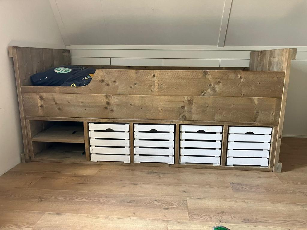 Stijgerhouten kinderbed met opbergkratten, Huis en Inrichting, Slaapkamer | Bedden, 90 cm, Eenpersoons, Bruin, Ophalen of Verzenden