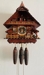 Prachtige Zwarte Woud Koekoeksklok met Houtsnijwerk, Ophalen