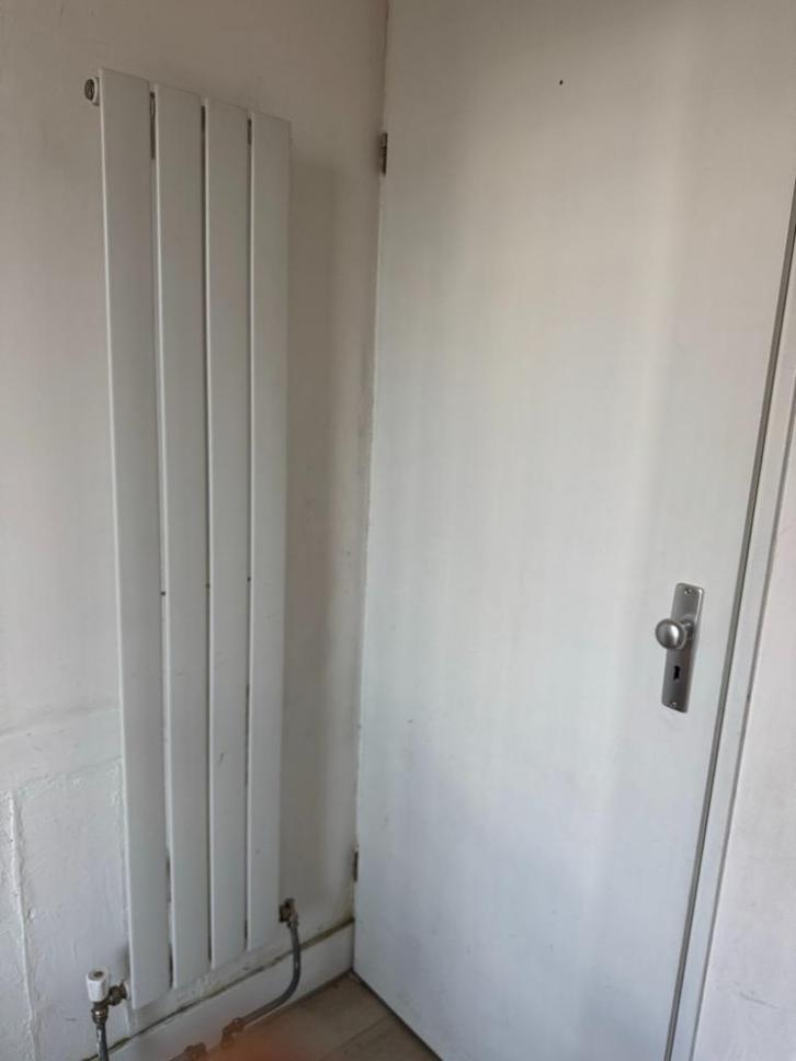 Set van 3 Moderne Radiatoren (Verticaal + Horizontaal), Doe-het-zelf en Verbouw, Verwarming en Radiatoren, Gebruikt, Radiator