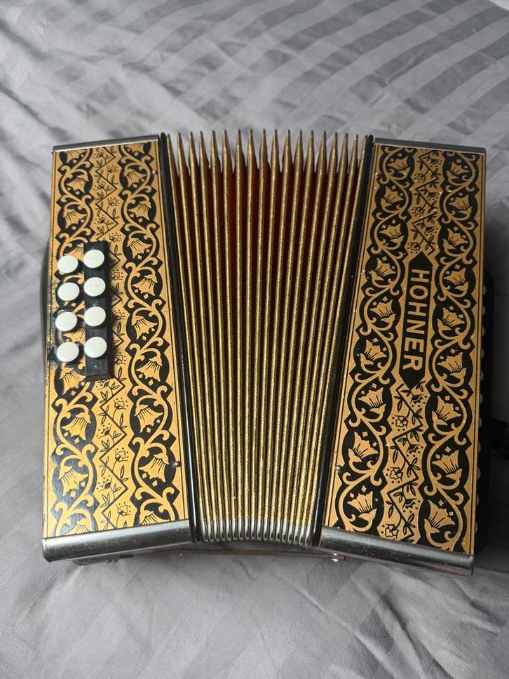 Hohner Wiener Model 2915 Trekharmonica, Muziek en Instrumenten, Accordeons, Gebruikt, Knopaccordeon, Hohner, Met riemen, Ophalen of Verzenden