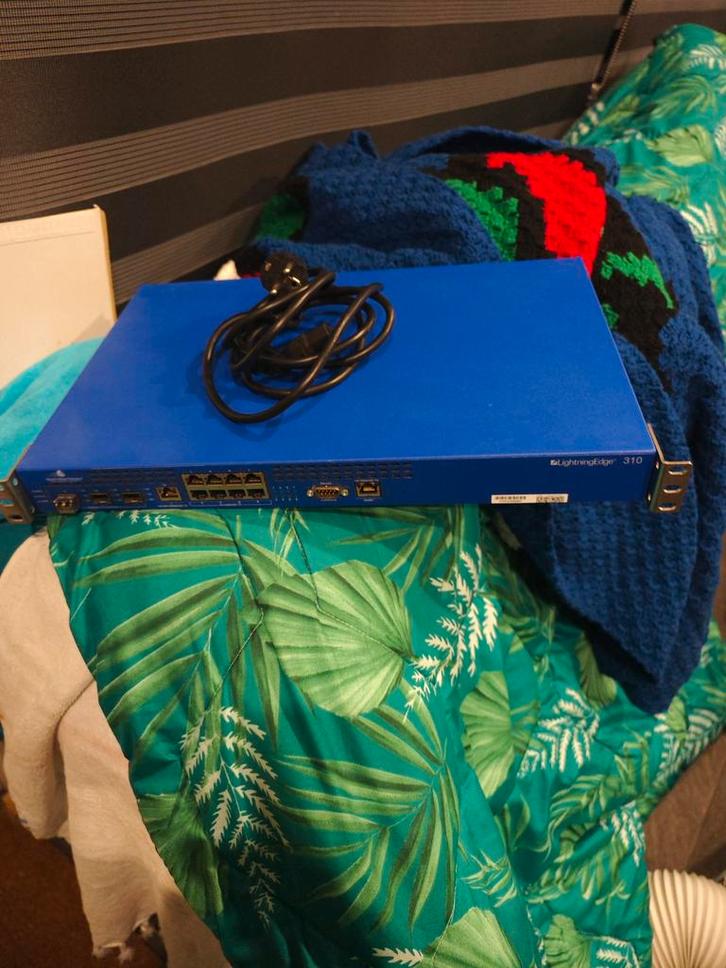 Lightning Edge 310 Router - Netwerk Apparatuur, Computers en Software, Netwerk switches, Gebruikt, Ophalen
