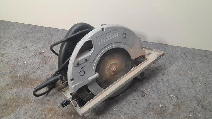 Makita 5703 R handcirkelzaag hand cirkelzaag zaagmachine, Doe-het-zelf en Verbouw, Gereedschap | Boormachines, Gebruikt, Overige typen