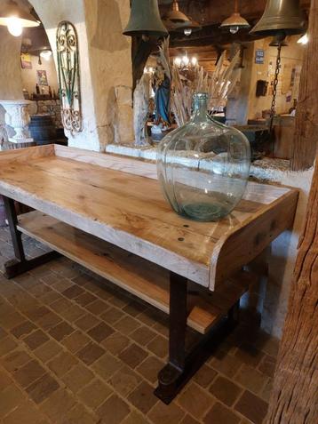 Grote handgemaakte presenteertafel sidetable  werktafel beschikbaar voor biedingen