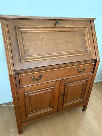 Antieke houten secretaire / opbergkast beschikbaar voor biedingen