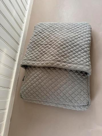 Hondenkussen hotdogdesigns. 85x60cm beschikbaar voor biedingen