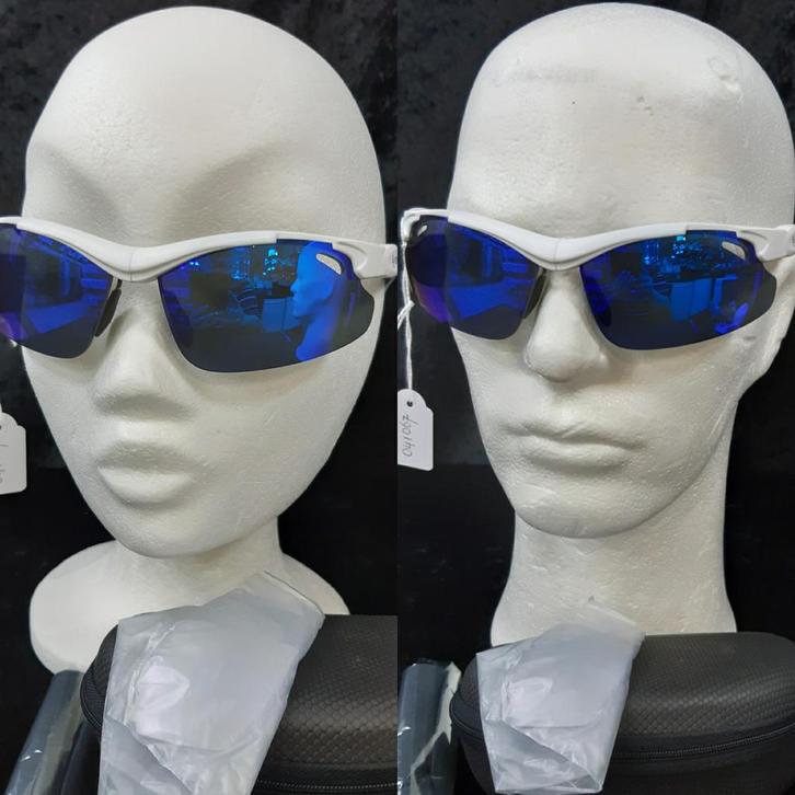 Slastik blauw witte sportzonnebril, Sport en Fitness, Skiën en Langlaufen, Nieuw, Overige typen, Skiën, Overige merken, Minder dan 100 cm