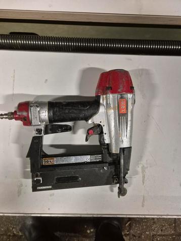 Max nailer nagelpistool beschikbaar voor biedingen