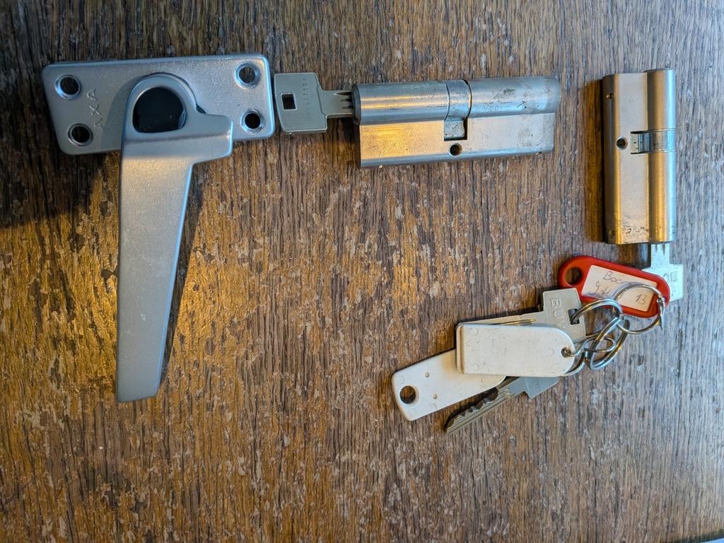 Sloten en Klip voor Binnensluiting, Ophalen of Verzenden, Gebruikt, IJzer, Slot