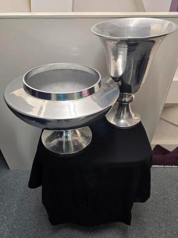 Aluminium vaas en schaal  beschikbaar voor biedingen