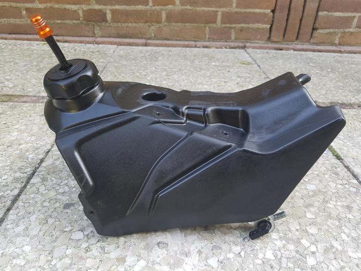 ** KTM SX 50 COMPLETE BENZINE TANK 2009-2015 GEBRUIKT **, Motoren, Onderdelen | Overige, Gebruikt, Ophalen of Verzenden
