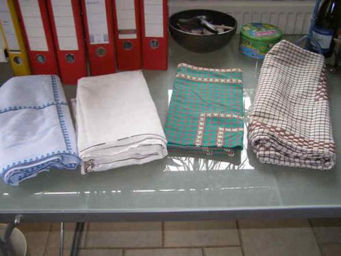 Diverse geborduurde kleden, Antiek en Kunst, Antiek | Kleden en Textiel, Ophalen of Verzenden
