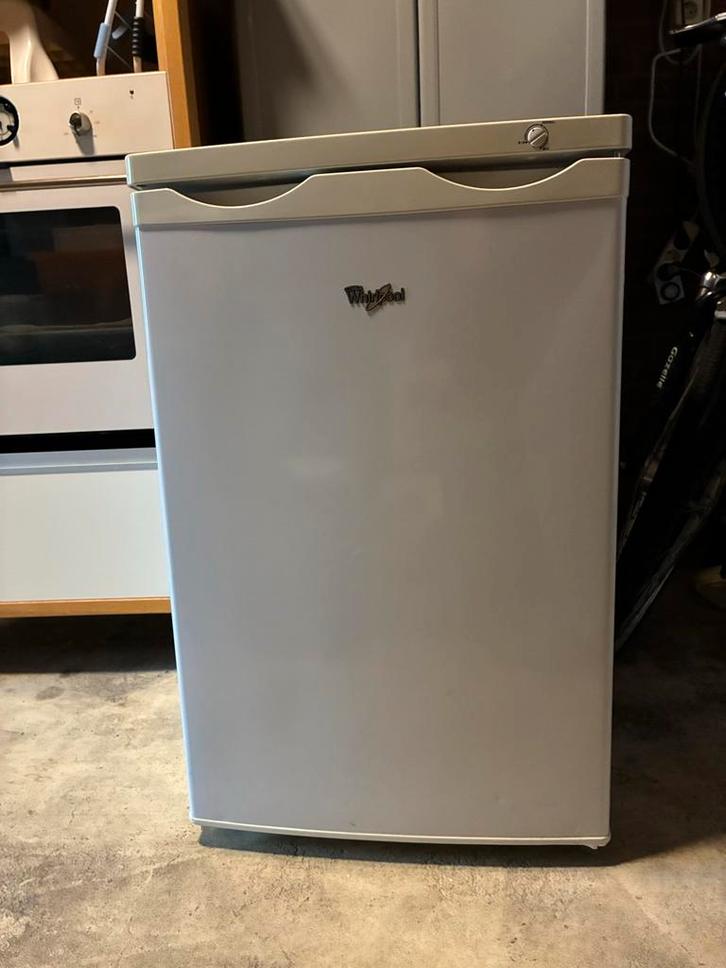 Whirlpool Vrieskast - Perfect voor Kleine Ruimtes!, Witgoed en Apparatuur, Vriezers en Diepvrieskisten, Zo goed als nieuw, Vrijstaand