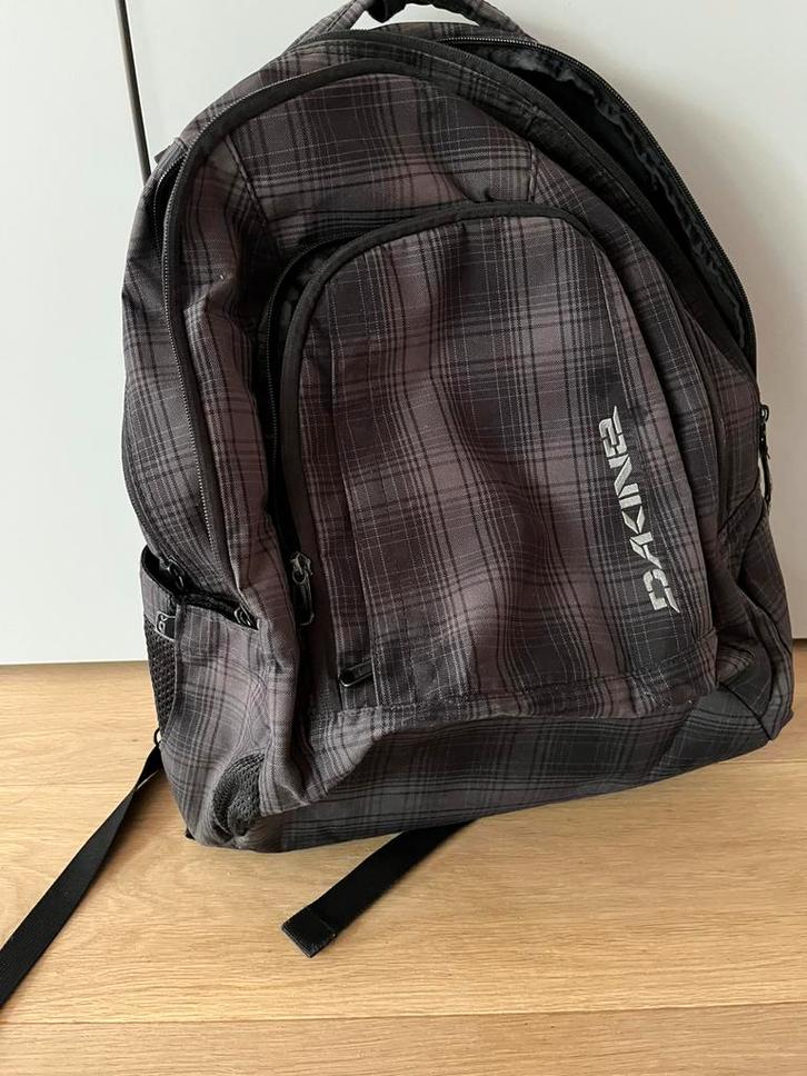 Dakine laptop rugzak - 3 vakken + laptop vak, Sieraden, Tassen en Uiterlijk, Tassen | Rugtassen, Zo goed als nieuw, Overige merken