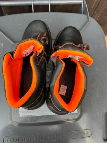 Werkschoenen - Maat 43 beschikbaar voor biedingen