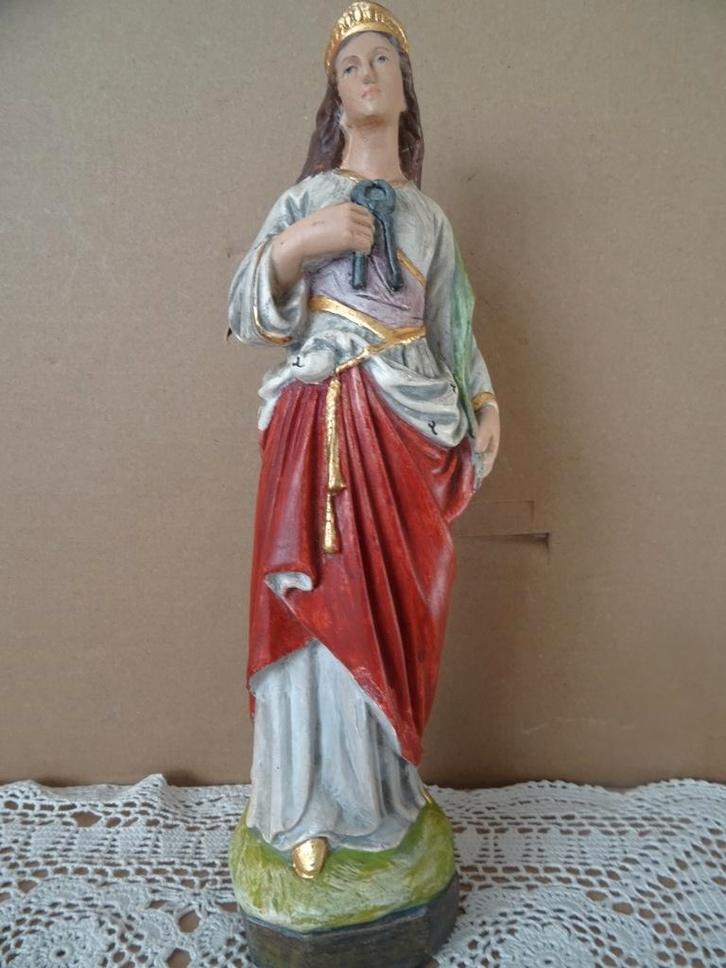 Beeld Heilige Apollonia 29cm steen Apollonia van Alexandrië, Verzamelen, Religie, Zo goed als nieuw, Christendom | Katholiek, Beeld(je)