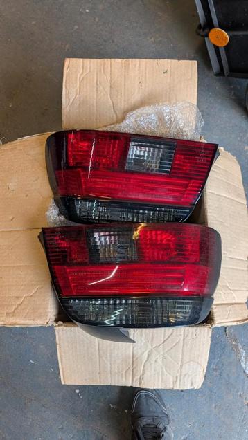 Bmw e39 achterlichten  beschikbaar voor biedingen