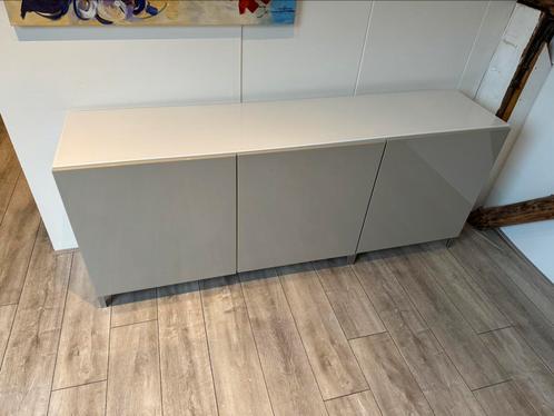 Besta kast met glasplaat 180x64x42 wit met beige glans front, Huis en Inrichting, Kasten | Dressoirs, Zo goed als nieuw, 25 tot 50 cm