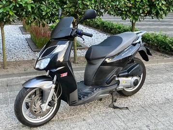 Aprillia Sportcity Cube 250cc beschikbaar voor biedingen
