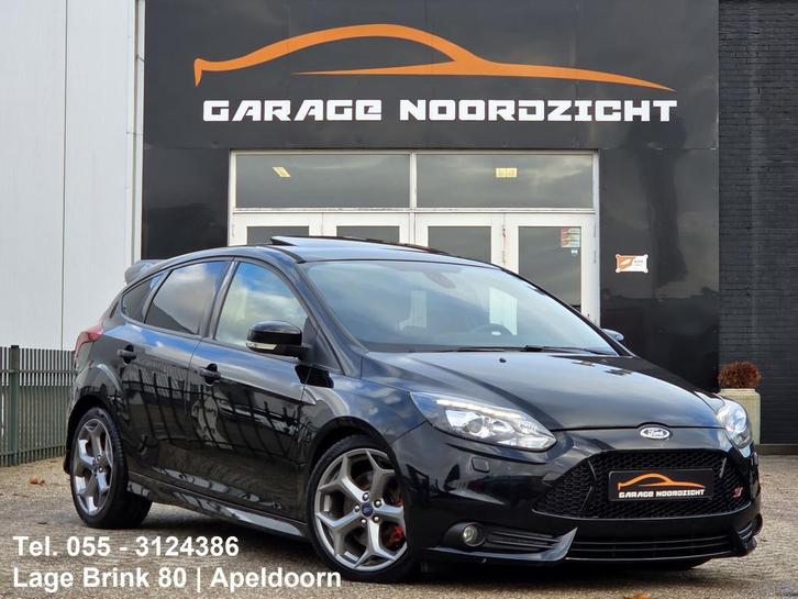 Ford Focus 2.0 ST-3 SCHUIFDAK|XENON-LED|NAVIGATIE|CAMERA|ECC, Auto's, Ford, Bedrijf, Te koop, Focus, ABS, Achteruitrijcamera, Airbags