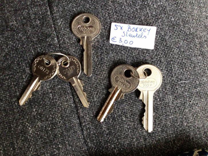 5 oude Borkey 💥 huisdeur sleutels 💥€3,00, Antiek en Kunst, Antiek | Gereedschap en Instrumenten, Ophalen of Verzenden