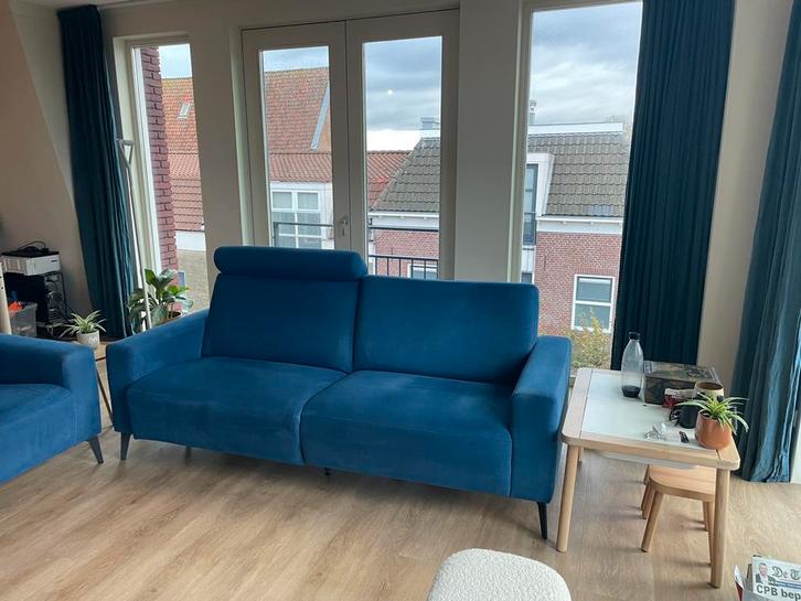 Moderne electrische driezitter 212 bij 85 cm, Huis en Inrichting, Banken | Bankstellen, Zo goed als nieuw, Rechte bank, Driepersoons