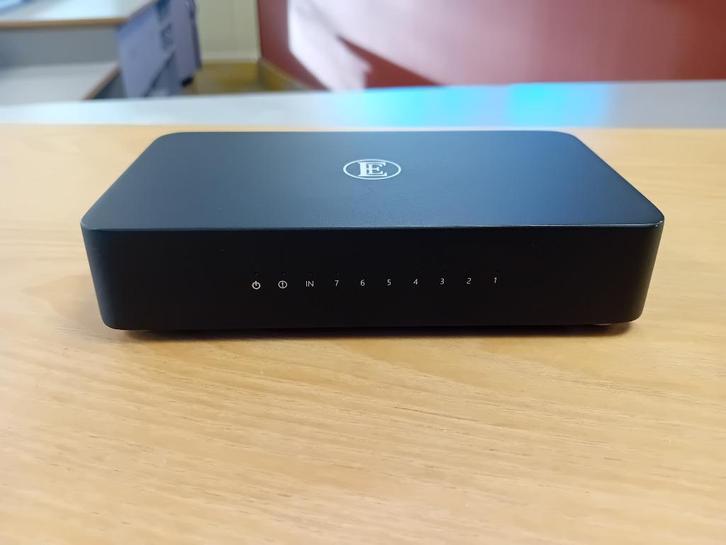 English Electric 8Switch audiofiele netwerk switch, Computers en Software, Netwerk switches, Zo goed als nieuw, Ophalen of Verzenden