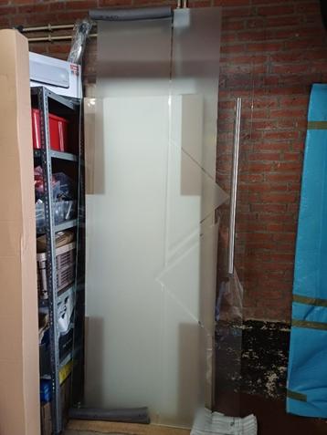 Deur glas afm.h250xbr105cm +bevestiging+2 handgrepen ZGAN beschikbaar voor biedingen