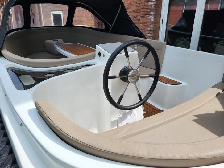 Corsiva 520 New Age 🇱🇺 sloep met 15pk Mercury, Watersport en Boten, Sloepen, Zo goed als nieuw, 10 tot 30 pk, 3 tot 6 meter