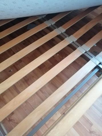 2-persoonsbed 140x200 incl. lattenbodems beschikbaar voor biedingen