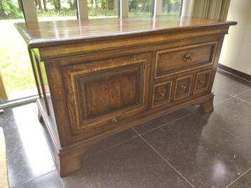 RAC_Royale_Antique-Collection_tv meubel_sidetable-bergmeubel beschikbaar voor biedingen