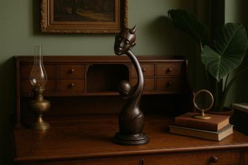 Kunstzinnige stenen sculptuur – Abstracte figuur beschikbaar voor biedingen