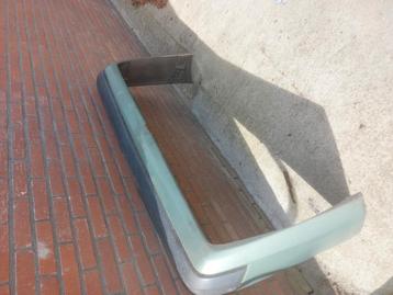 Mercedes-Benz W124 bumper– origineel groen, nette staat beschikbaar voor biedingen