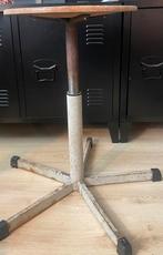 Vintagw draai/zit krukje, Ophalen, Zo goed als nieuw, Hout