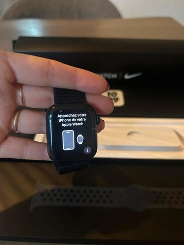Apple Watch 7 41mm gsm perfecte staat doos extra Nike band beschikbaar voor biedingen